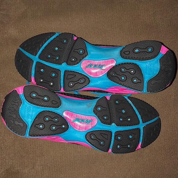 Zoot Sports 🏃🏼‍♀️ ‘Banyan’ Sneakers - Picture 7 of 8